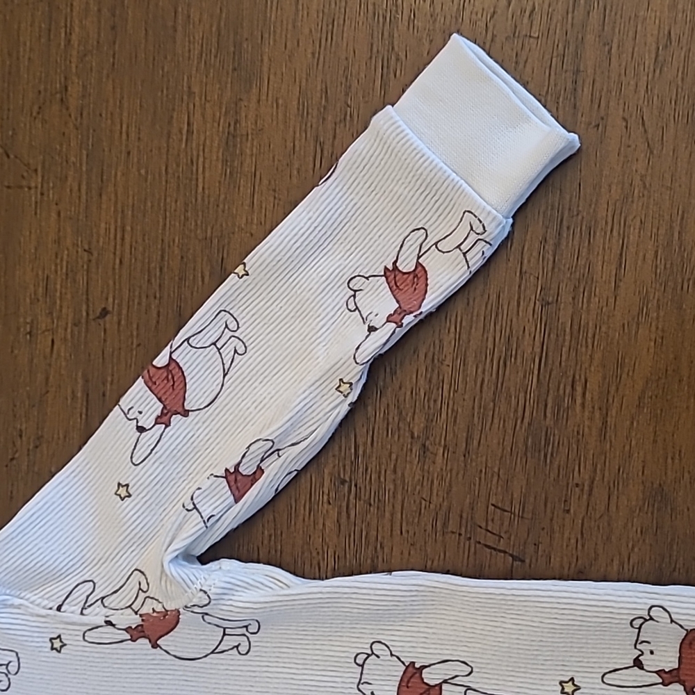 Uniqlo Winnie the Pooh Onesie 6 to 12 Months - Picture 7 of 13